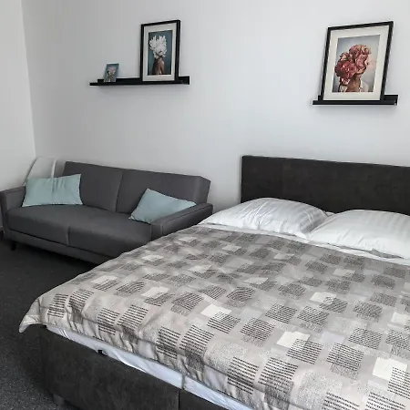 J&j Besenova, Mymara 6 Bešeňová