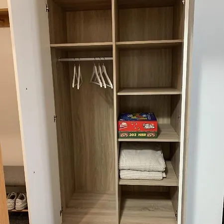 J&j Besenova, Mymara 6 Daire Bešeňová